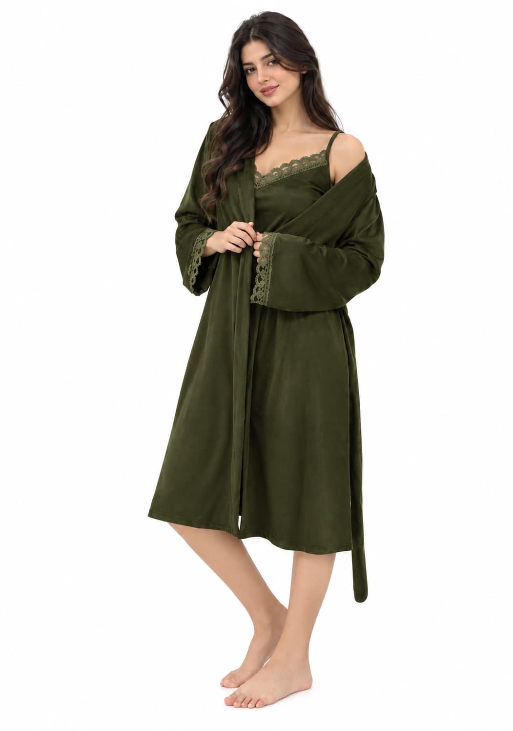 24f7c699-c4ab-4293-bf31-54171a7d99a1 طقم نوم قصير بدانتيل Soula – روب وقميص أنيق - الصورة 1